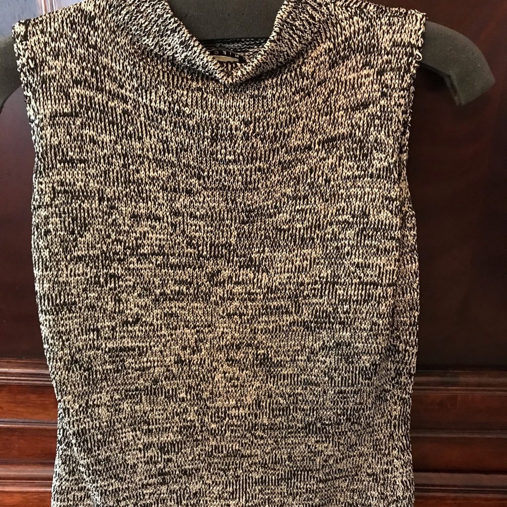 Sleeveless sweater